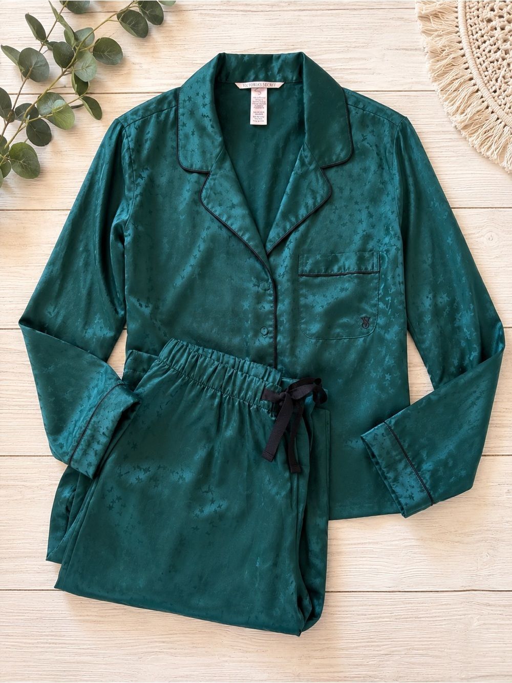 Victoria’s Secret Satin Pajama Set Green Star Print | Size XS Long